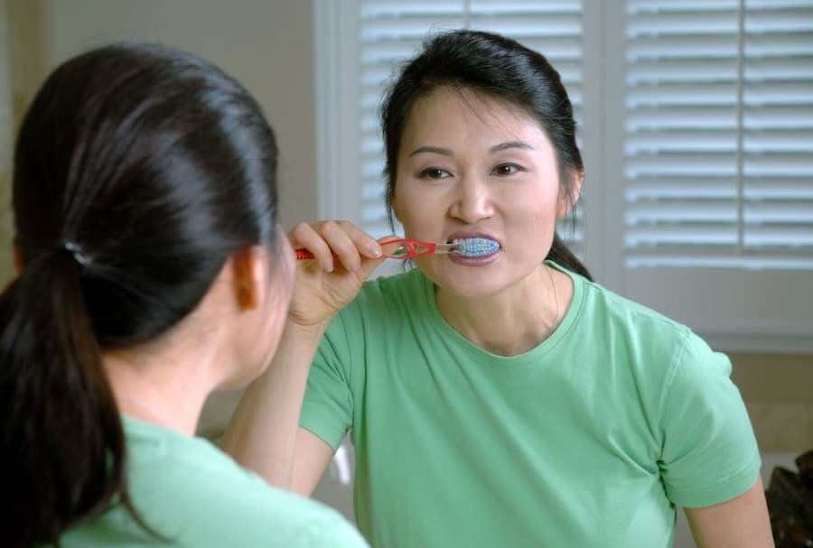 Photo "How Does Intermittent Fasting Affect Oral Health, Including Concerns Related to Bad Breath or Oral Infections?"