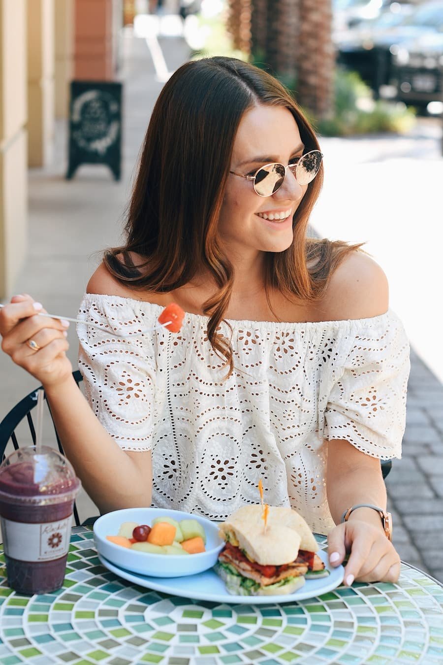 Photo "Keto and Emotional Eating: Cultivating a Healthy Relationship with Food"