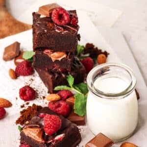 Photo "Sweet Victory: Indulge in Desserts Without Breaking Ketosis"