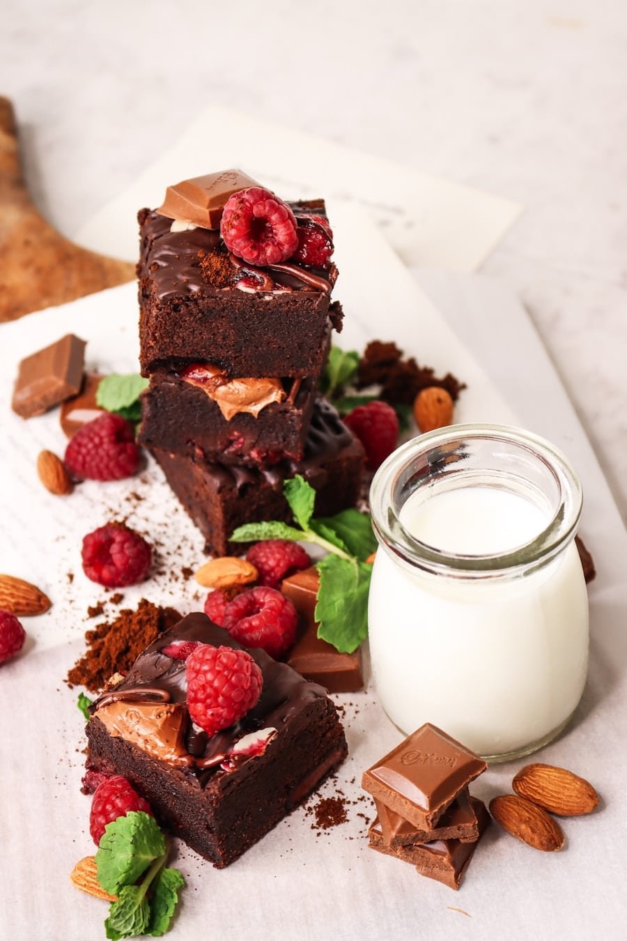 Photo "Sweet Victory: Indulge in Desserts Without Breaking Ketosis"