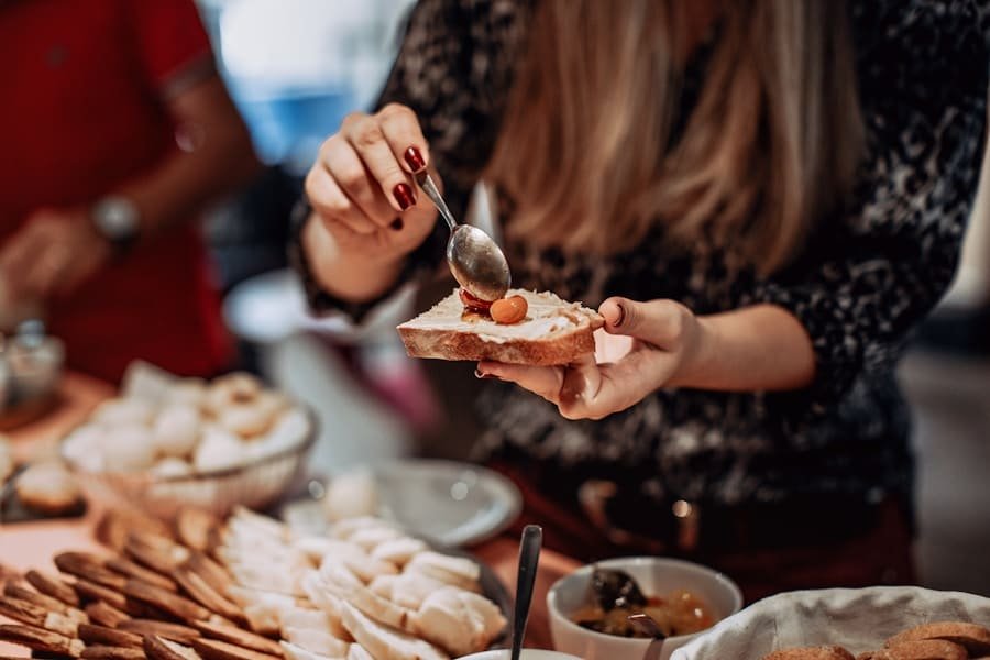 Photo "Keto and Social Life: How to Stay True to Your Diet Without Sacrificing Fun"