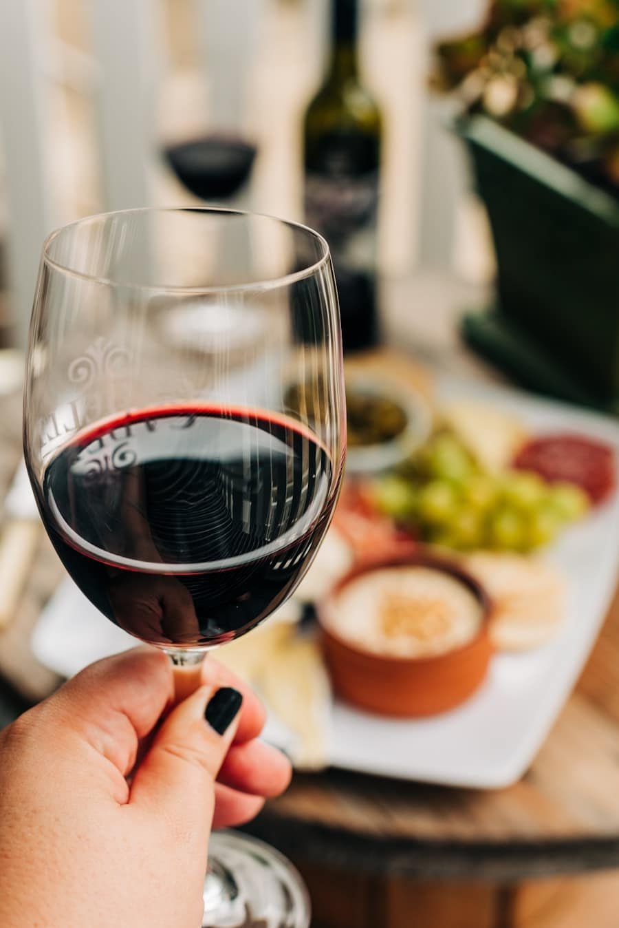 Photo "How Many Glasses of Wine Can You Have on Keto?"