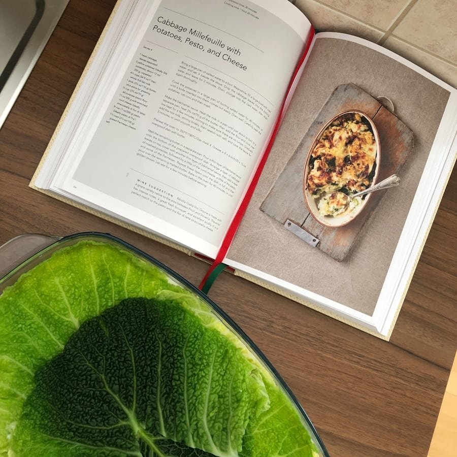 Photo "How Do Social Dynamics Within a Household or Community Influence the Feasibility and Sustainability of a Ketogenic Lifestyle?"