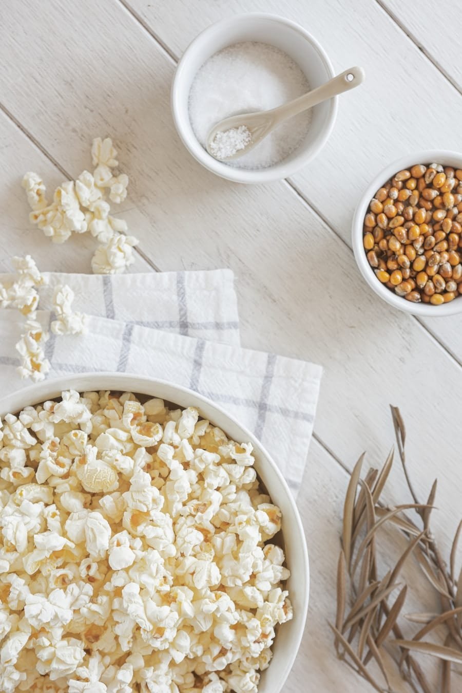 Photo "Can You Eat Popcorn on Keto?"