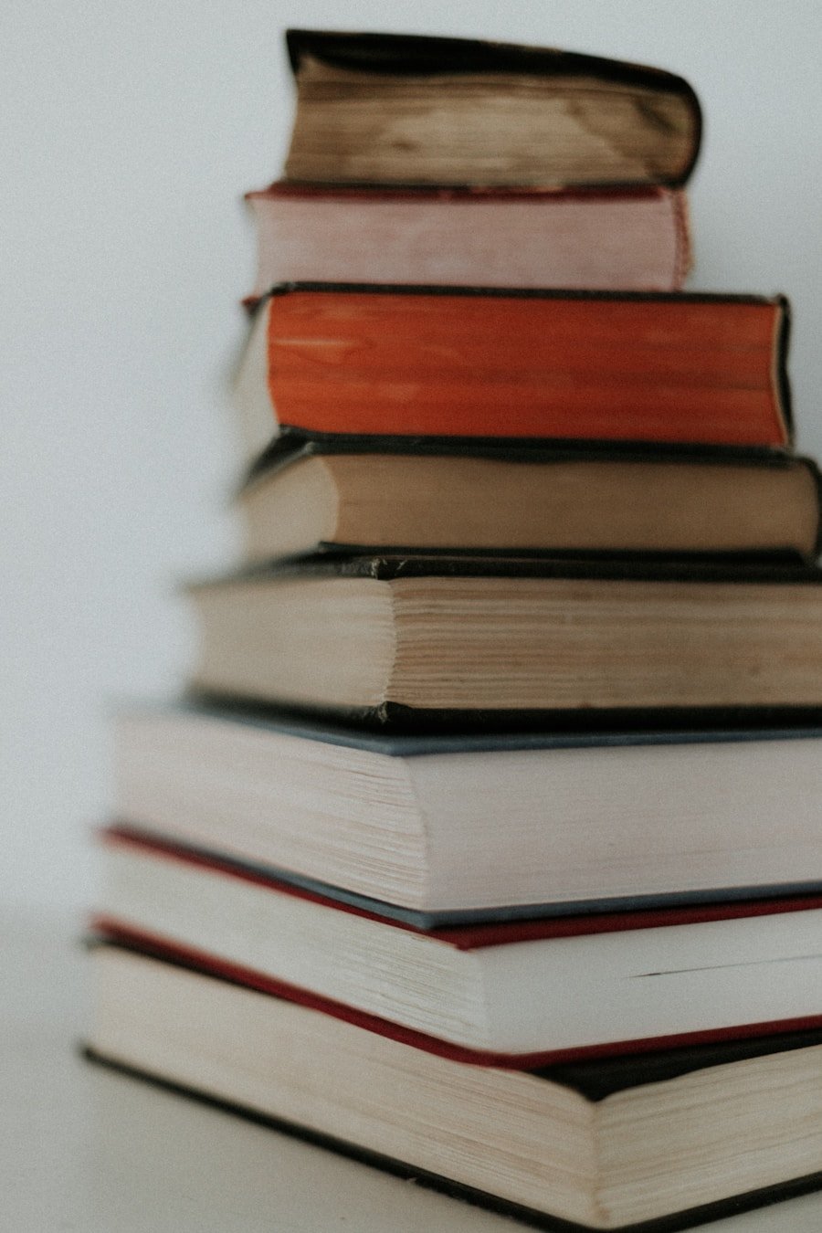 Photo "What Are the Best Books and Resources for Learning More About Keto?"