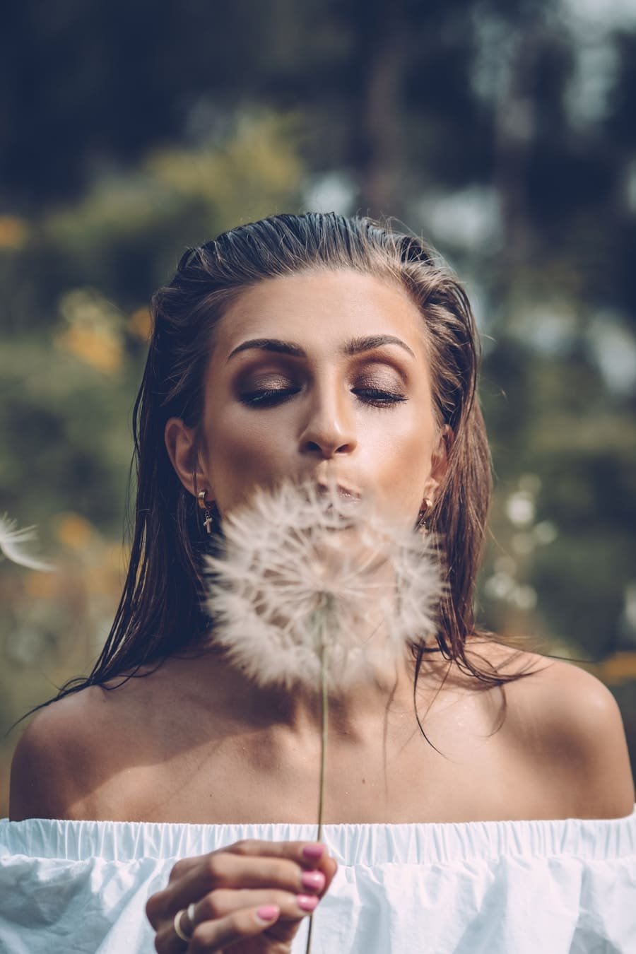 Photo "Why Does My Body Smell Different on Keto?"